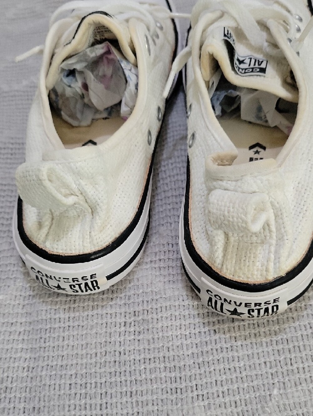 Converse White Low Top Canvas Sneakers Easy On Heel, Womens Size 8 - Picture 7 of 9